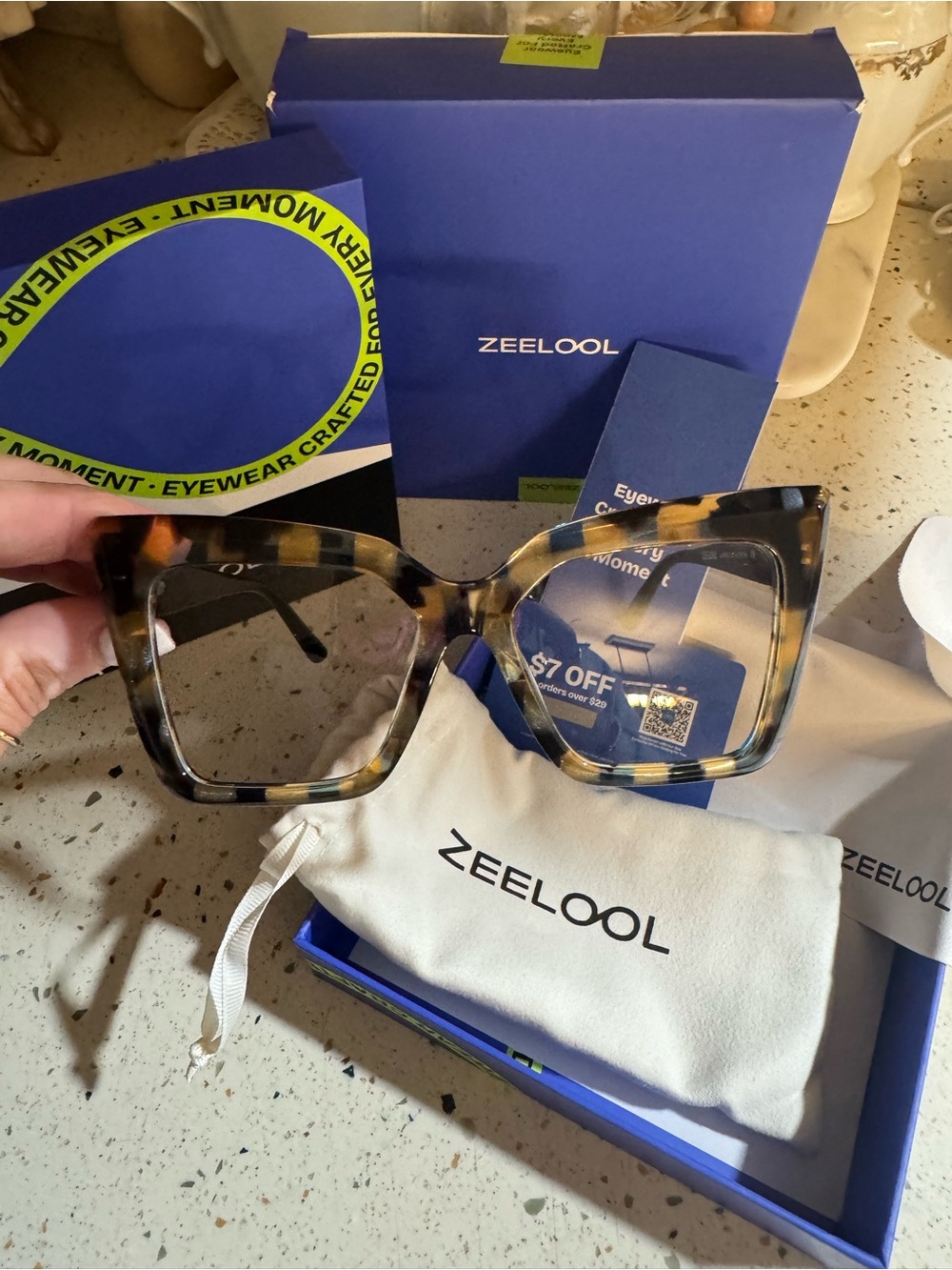 ZEELOOL Women's Tortoiseshell Square Sunglasses - Brown/Black